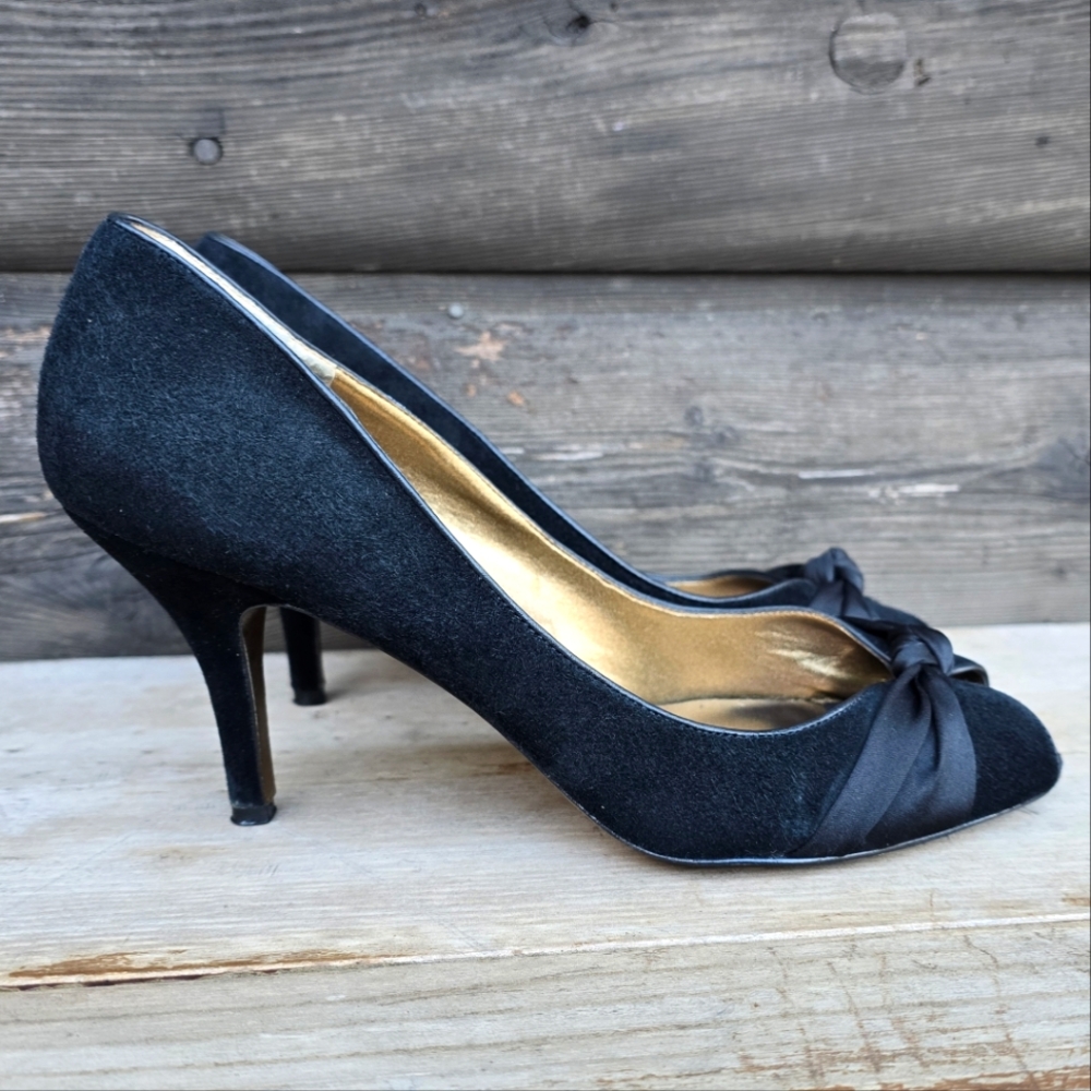LOFT Ann Taylor Maria Black Suede, Peep Toe, Dress Heel Pumps. WMS 10M